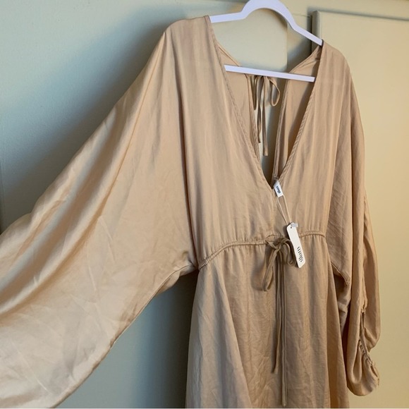 Glam Flirty satin long sleeve tan mini dress women’s size medium - Picture 2 of 11